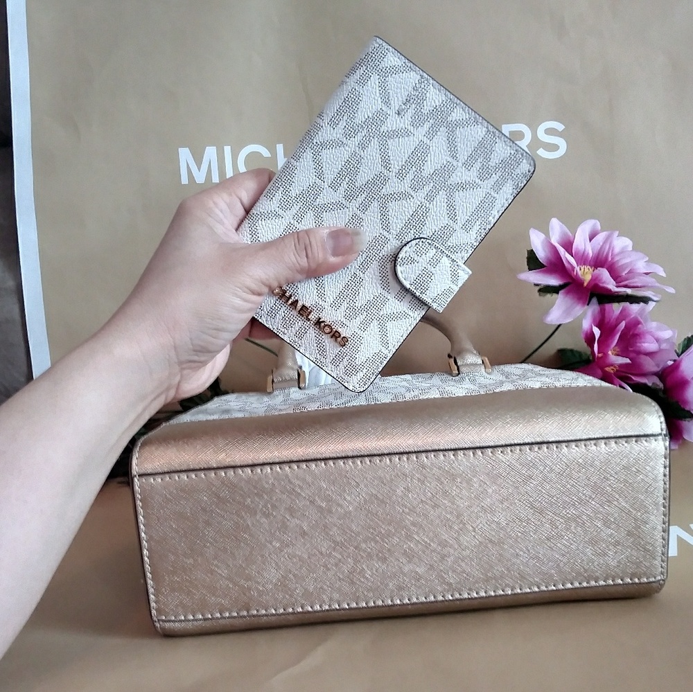 NWT Michael kors purse bag crossbody w/ wallet set - Picture 4 of 8
